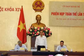 Chủ nhiệm Ủy ban Kinh tế của Quốc hội Vũ Hồng Thanh phát biểu. (Ảnh: Nguyễn Dân/TTXVN)