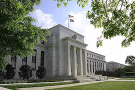 Trụ sở Ngân hàng dự trữ liên bang Mỹ (Fed) ở Washington, DC. (Ảnh: AFP/TTXVN)