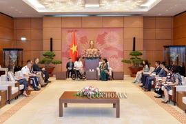 Ủy viên Bộ Chính trị, Phó Chủ tịch Thường trực Quốc hội Tòng Thị Phóng đã tiếp Đoàn đại biểu Thượng nghị viện Hoa Kỳ. (Nguồn: Quochoi.vn)