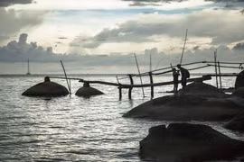 Vẻ đẹp hoang sơ, yên bình ở Bãi Bàng, Khu du lịch đảo Lại Sơn. (Ảnh: Hồng Đạt/TTXVN)
