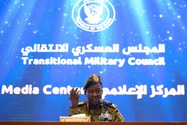 Người phát ngôn TMC Shams-Eddin Kabashi phát biểu trong cuộc họp báo tại Khartoum, Sudan, ngày 7/5/2019. (Ảnh: AFP/TTXVN)