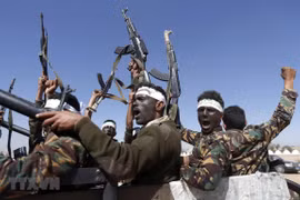 Các tay súng Houthi. (Ảnh: AFP/TTXVN)