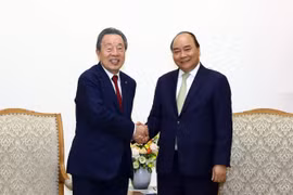 Thủ tướng Nguyễn Xuân Phúc tiếp ông Han Chang-woo, Chủ tịch Tập đoàn Maruhan (Nhật Bản). (Ảnh: Thống Nhất/TTXVN)