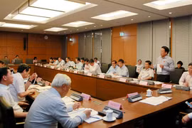 Đại biểu Quốc hội thành phố Hải Phòng Nghiêm Vũ Khải phát biểu tại tổ. ( Ảnh: Văn Điệp/ TTXVN)