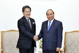 Thủ tướng Nguyễn Xuân Phúc tiếp ông Tadashi Maeda, Thống đốc Ngân hàng Hợp tác quốc tế Nhật Bản (JBIC). (Ảnh: Thống Nhất/TTXVN)