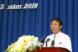 Ông Phạm Sỹ Lợi, Phó Bí thư Thường trực Tỉnh ủy, Chủ tịch Hội đồng Nhân dân tỉnh Hà Nam phát biểu tại kỳ họp. (Ảnh: Thanh Tuấn/TTXVN)