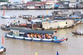 Một góc chợ nổi Cái Răng. (Ảnh: Thanh Sang/TTXVN)