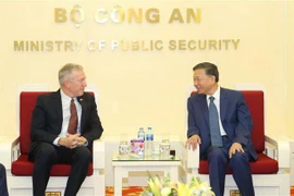 Đại tướng Tô Lâm, Bộ trưởng Bộ Công an tiếp ngài Ted Osius, Phó Chủ tịch Chính sách công và Quan hệ Chính phủ của Google tại châu Á-Thái Bình Dương. (Ảnh: Doãn Tấn/TTXVN)
