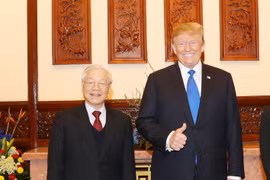 Tổng Bí thư, Chủ tịch nước Nguyễn Phú Trọng tiếp riêng Tổng thống Mỹ Donald Trump. (Ảnh: Trí Dũng/TTXVN)
