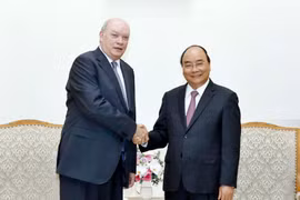 Thủ tướng Nguyễn Xuân Phúc tiếp Bộ trưởng Ngoại thương và Đầu tư nước ngoài Cuba Rodrigo Malmiierca Diaz. (Ảnh: Thống Nhất/TTXVN)