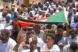 Người biểu tình tập trung tại Khartoum, Sudan, ngày 17/5/2019. (Ảnh: AFP/TTXVN)