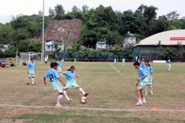 Bốn đội thi đấu vòng tròn hai lượt gồm lượt đi và lượt về để tính điểm, xếp hạng. (Ảnh: Diệp Anh/TTXVN)