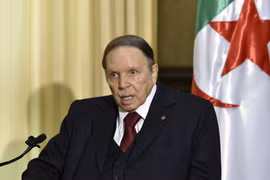 Tổng thống Algeria Abdelaziz Bouteflika phát biểu tại Zeralda. (Ảnh: AFP/TTXVN)