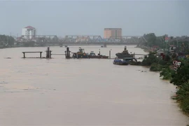 Lũ trên sông Hiếu tại Quảng Trị đang lên. (Ảnh: Nguyên Lý/TTXVN)