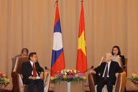 Tổng Bí thư, Chủ tịch nước Nguyễn Phú Trọng tiếp Chủ tịch Ủy ban Trung ương Mặt trận Lào xây dựng đất nước Saysomphone Phomvihane. (Ảnh: Trí Dũng/TTXVN)