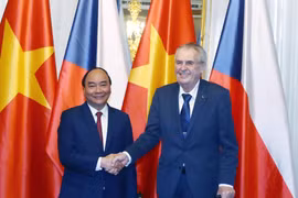 Thủ tướng Nguyễn Xuân Phúc hội kiến Tổng thống Séc Milos Zeman. (Ảnh: Thống Nhất/TTXVN)