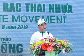 Thủ tướng Nguyễn Xuân Phúc đến dự Lễ ra quân toàn quốc phong trào chống rác thải nhựa. 