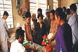 Hoạt động phát thuốc từ thiện. (Nguồn: Ban Tôn giáo Chính phủ)