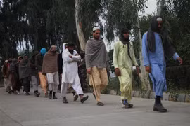 Các tay súng Taliban tại Jalalabad, tỉnh Nangarhar, Afghanistan, ngày 22/11/2018. (Ảnh: THX/TTXVN)