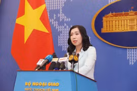 Người phát ngôn Bộ Ngoại giao Lê Thị Thu Hằng trả lời câu hỏi của các phóng viên về những vấn đề được dư luận quan tâm. (Ảnh: Lâm Khánh/TTXVN)