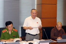 Đại biểu Quốc hội thành phố Hà Nội Đinh Xuân Thảo phát biểu ý kiến. (Ảnh: Phạm Kiên/TTXVN)