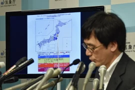 Chuyên gia động đất của Cơ quan khí tượng Nhật Bản trong cuộc họp báo về trện động đất tại Tokyo ngày 30/5. (Nguồn: Kyodo/TTXVN)