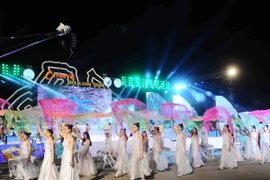 Gần 10 tỷ đồng tài trợ chương trình Carnaval Hạ Long 2015