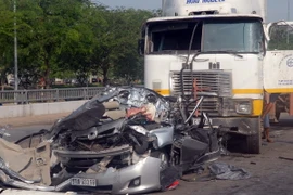 Hiện trường vụ tai nạn. (Ảnh: Mạnh Linh/TTXVN)