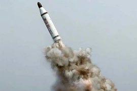 Quân đội Triều Tiên tiếp tục bắn thử ba tên lửa tầm ngắn
