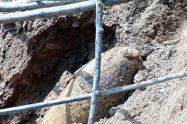 Điện Biên: Phát lộ trái bom dài 1,3m nằm giữa khu dân cư