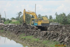 Dự án tiền tỷ ở Trà Vinh chậm tiến độ gây khó cho người dân