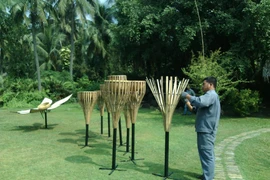 [Photo] Công tác chuẩn bị Đường hoa Tết Ất Mùi 2015 ở TP.HCM