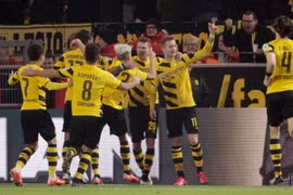 Borussia Dortmund tiếp tục đà hồi sinh, thoát khỏi vị trí nguy hiểm