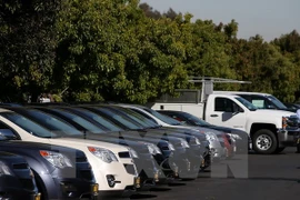 Các xe ôtô hiệu Chevrolet bày bán tại San Leandro, bang California, Mỹ. (Nguồn: AFP/TTXVN)