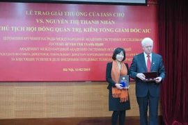 Nữ Viện sỹ khoa học Việt Nam nhận giải thưởng cao quý của IASS