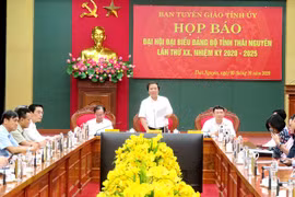 Ông Lê Văn Tuấn, Trưởng ban Tuyên giáo Tỉnh ủy Thái Nguyên phát biểu tại buổi họp báo. (Nguồn: dangcongsan.vn)