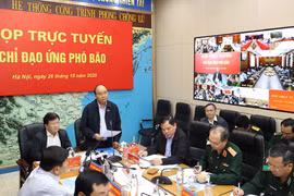 Thủ tướng Nguyễn Xuân Phúc chủ trì cuộc họp. (Ảnh: Thống Nhất/TTXVN)