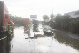 Hiện trường vụ tai nạn giao thông làm 2 người tử vong. (Ảnh: Hữu Chí/TTXVN)