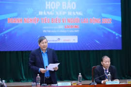Ông Trần Thanh Hải, Phó Chủ tịch Thường trực Tổng Liên đoàn Lao động Việt Nam thông tin về Chương trình “Doanh nghiệp tiêu biểu vì Người lao động.” (Ảnh: PV/Vietnam+)