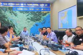 Tổng cục Phòng, chống thiên tai và các đối tác quốc tế họp bàn kích hoạt việc cứu trợ người dân bị ảnh hưởng bởi bão số 4-Noru. (Ảnh: PV/Vietnam+)