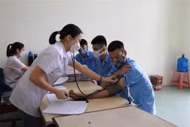 Chăm sóc sức khỏe cho các học viên cai nghiện ma tuý. (Ảnh minh hoạ: Thái Hùng/TTXVN)