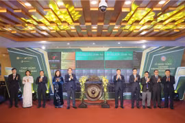 Sở giao dịch Chứng khoán Hà Nội đã tổ chức Lễ đánh cồng Khai trương phiên giao dịch chứng khoán đầu năm 2024. (Ảnh: Vietnam+)