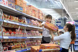 Tỷ lệ nhân viên ngành bán lẻ nghỉ việc cao. (Ảnh minh họa: Thanh Vũ/TTXVN)