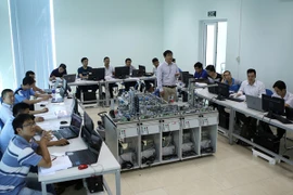 Nhu cầu tuyển dụng kỹ sư tăng mạnh. (Ảnh minh họa: Huy Hùng/TTXVN)