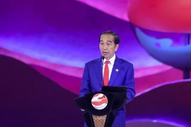 Tổng thống Indonesia Joko Widodo tuyên bố Bế mạc Hội nghị Cấp cao ASEAN 43. (Ảnh: Dương Giang/TTXVN)
