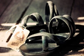 [Photo] Đôi dép cao su, hành trình từ chiến tranh đến hiện tại 