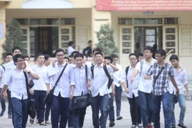 Kỳ thi trung học phổ thông quốc gia: Thí sinh thấp thỏm chờ... cụm thi