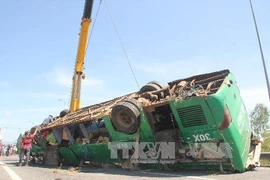  Lật xe tải tại đèo Cù Mông, lái xe tử vong tại chỗ