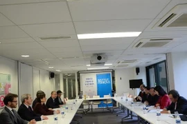 Bộ trưởng Văn hóa, Thể thao và Du lịch làm việc tại Pháp 