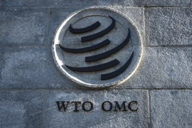 Biểu tượng của Tổ chức Thương mại thế giới (WTO) tại trụ sở ở Geneva, Thuỵ Sĩ. (Ảnh: AFP/TTXVN) 